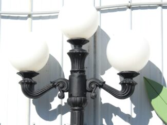 3 Globe Lamppost Top View