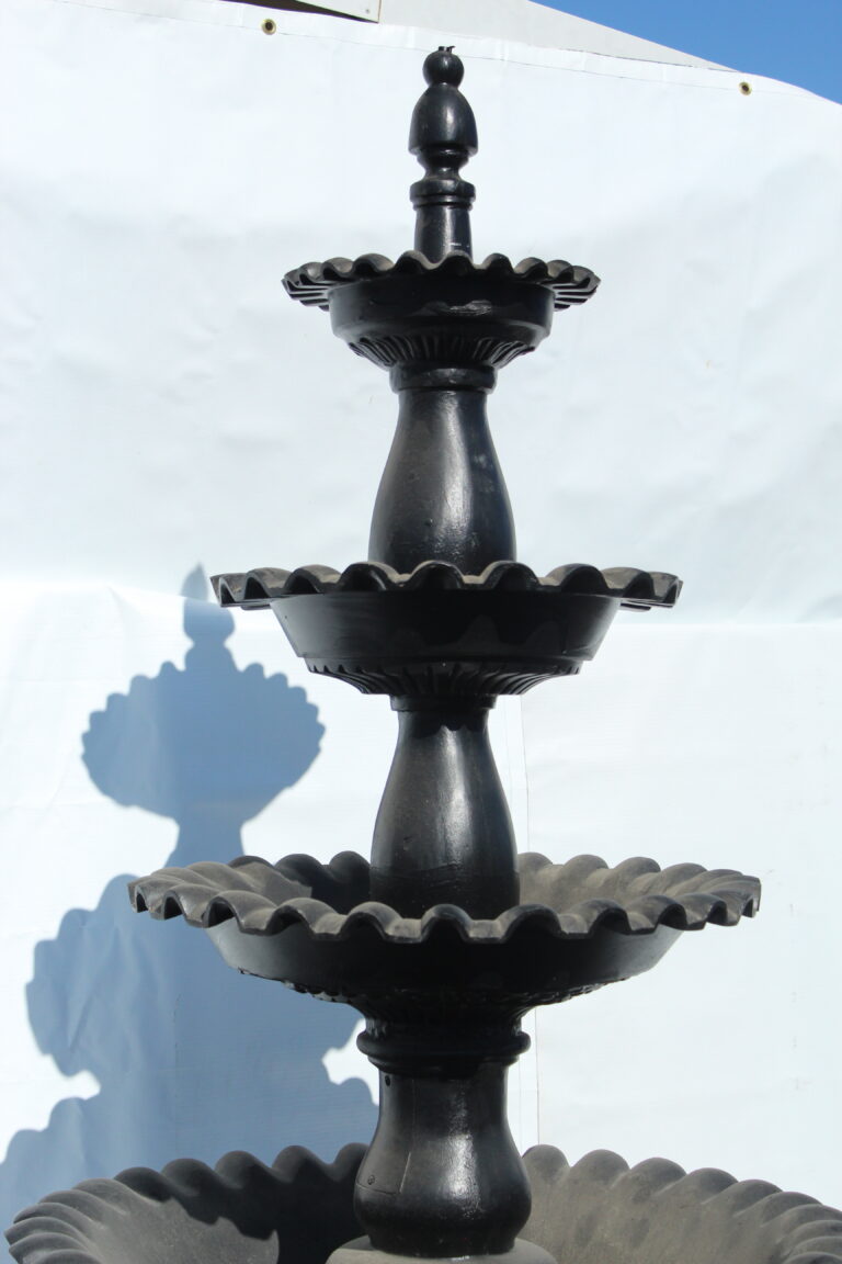 4 Tier Scallop with Swan (2)