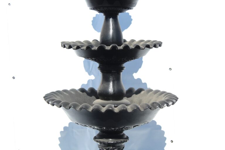 4 Tier Scallop with Swan (4)
