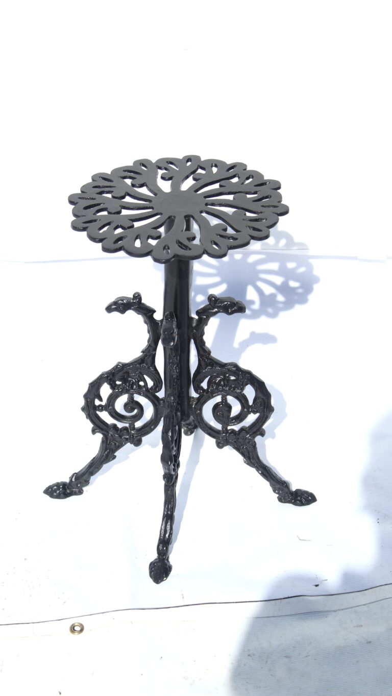 Fern stand - Cast Aluminum
