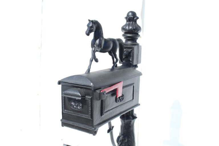 Horse Body Mailbox (4)
