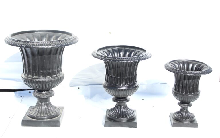 Various Urns