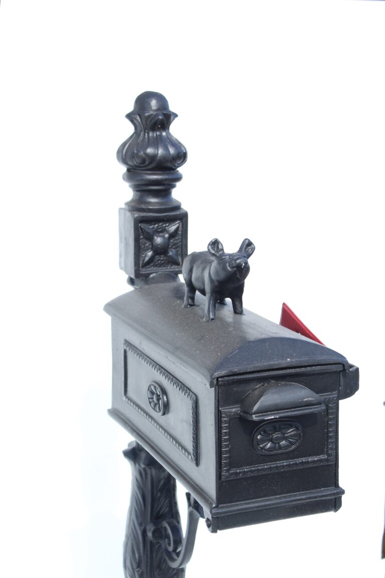 Pig Mailbox