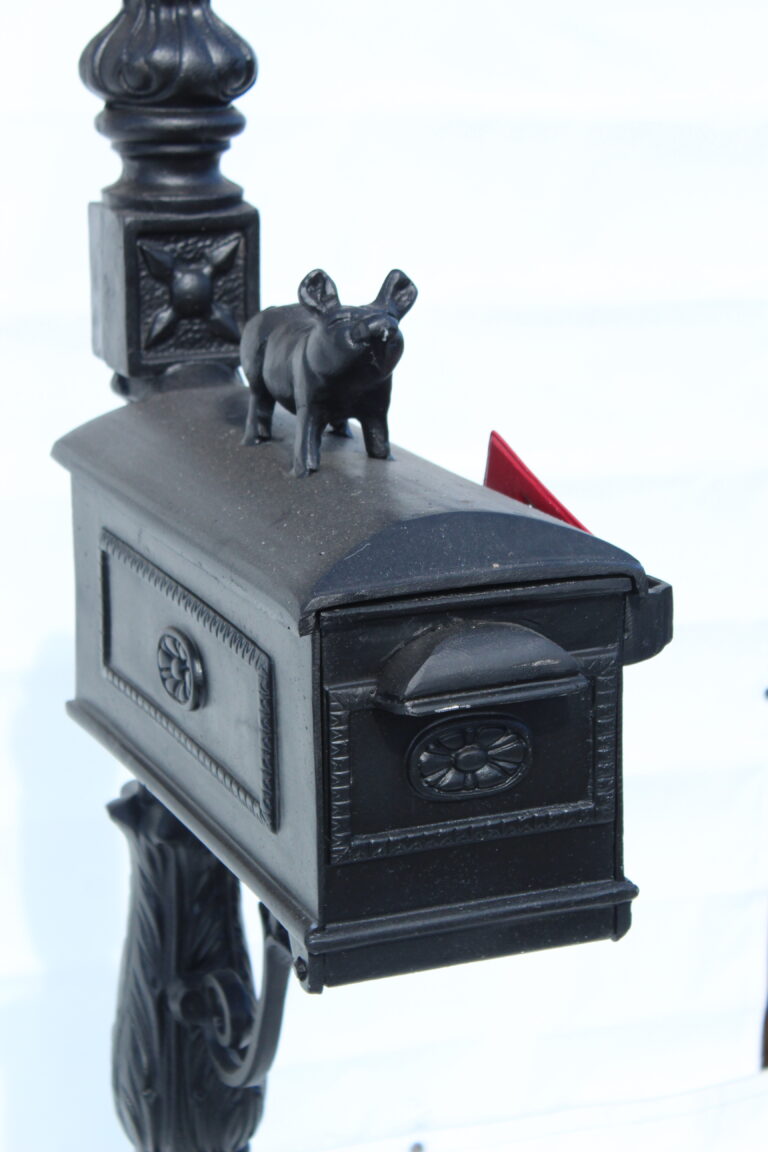 Pig Mailbox