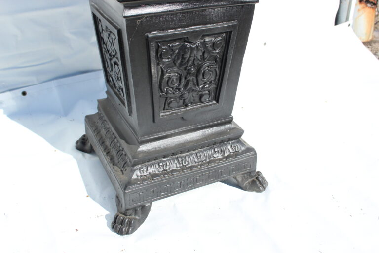 Victorian Trash Can