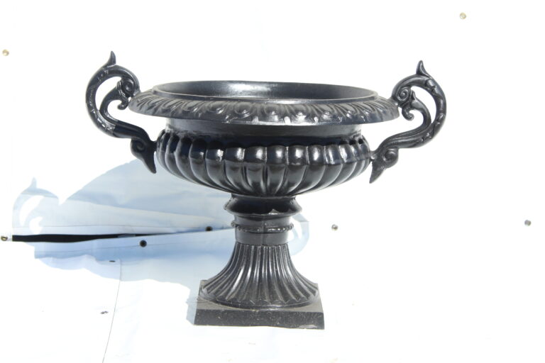 Vienna Urn w Handles (1)