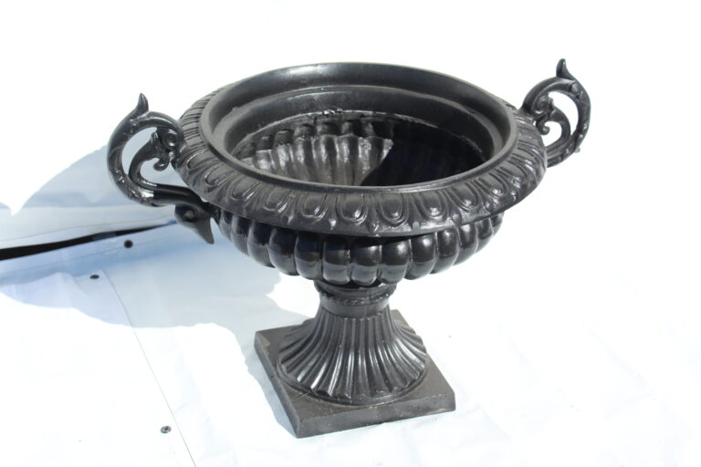 Vienna Urn w/ Handles